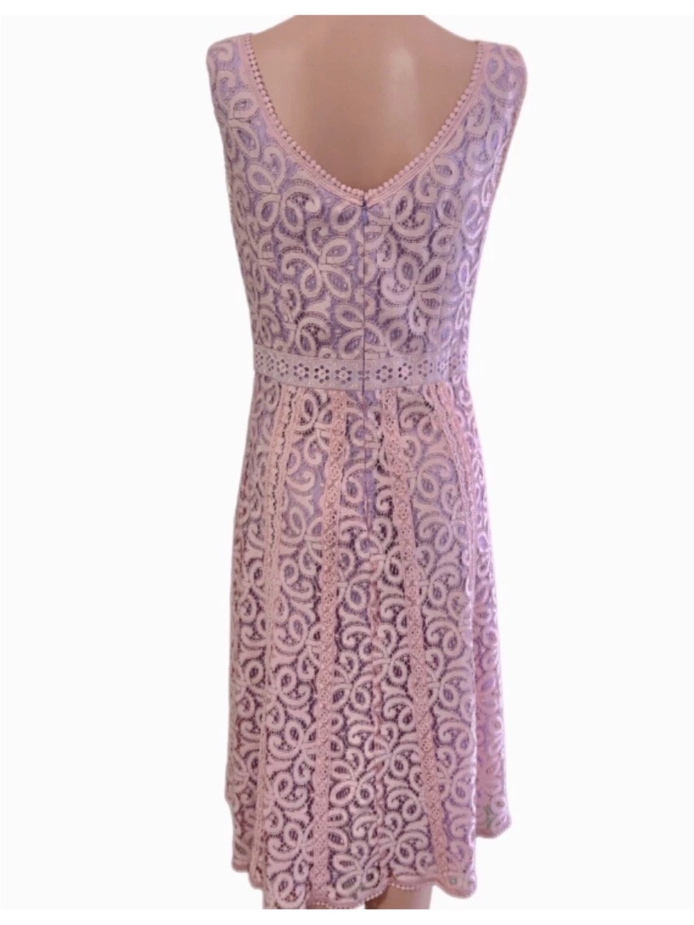 Nanette Lepore woman’s Pink Lace Overlay Dress with V-Neck size 4 - Picture 2 of 7